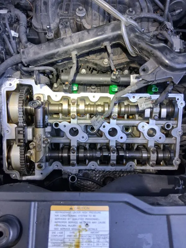 Cylinder head and cam service